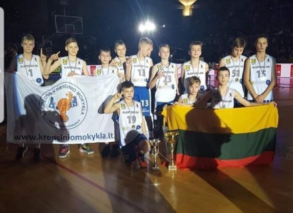 Klaipėdos krepšinio mokyklos U-13 komanda tapo Prancūzijos tarptautinio krepšinio turnyro „Kids Game Basket“ čempionais